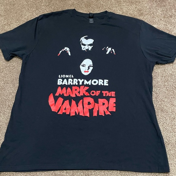 AWESOME “MARK OF THE VAMPIRE” CLASSIC HORROR MOVIE T-SHIRT SIZE LARGE MINT GUC! - Picture 2 of 15